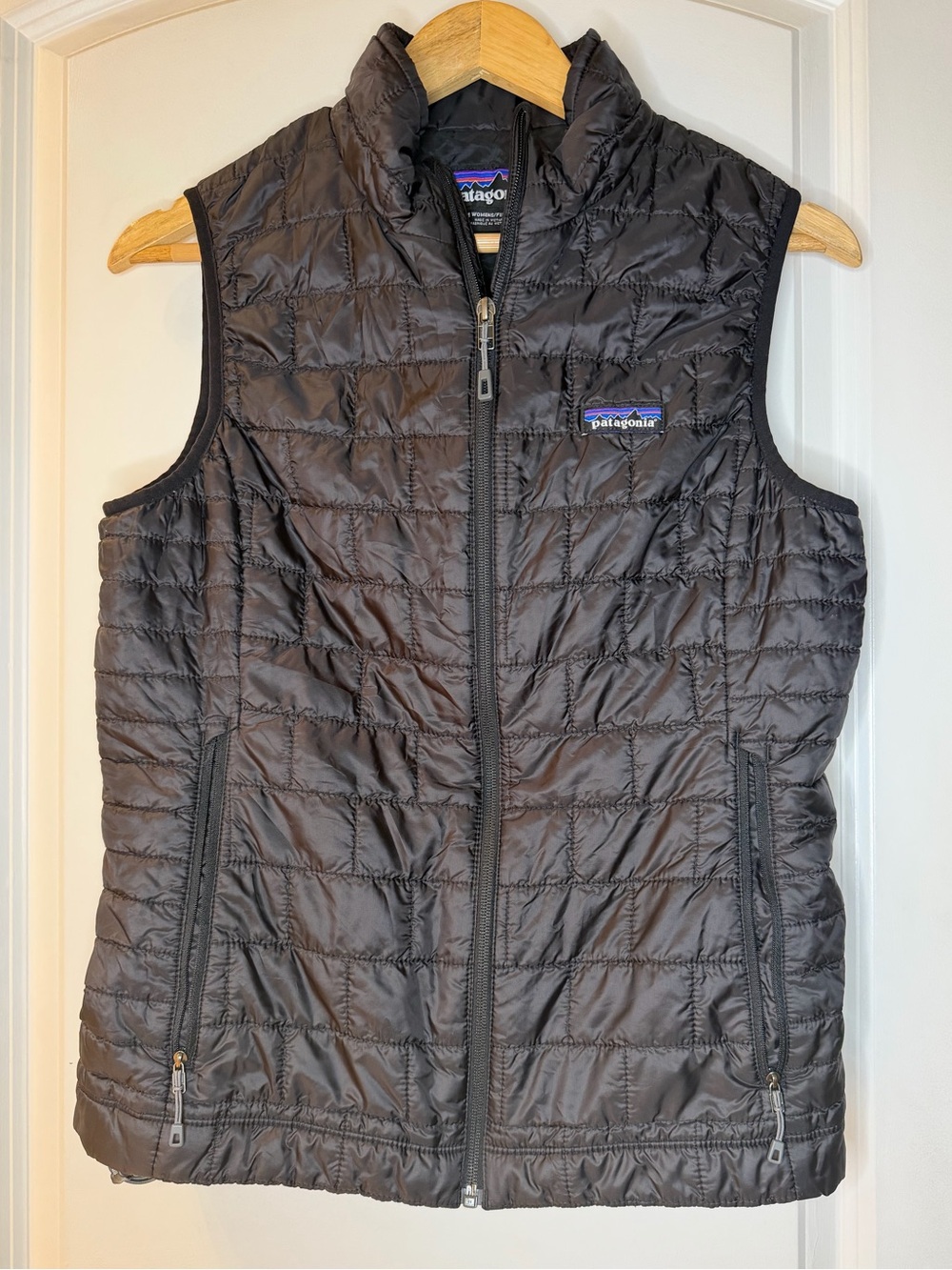 Patagonia Women’s Black Quilted Lightweight Vest, size M